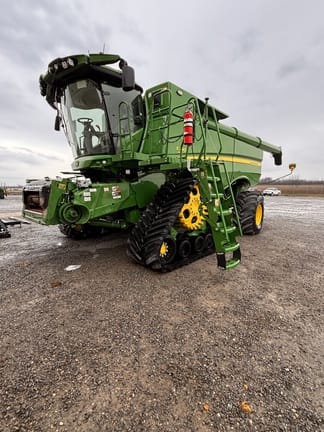 2024 John Deere S790 Equipment Image0