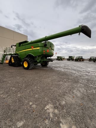 Image of John Deere S790 equipment image 4