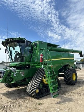 Image of John Deere S790 equipment image 2