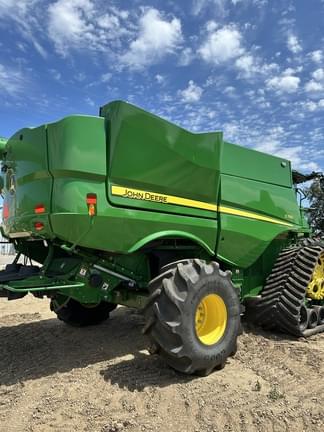 Image of John Deere S790 equipment image 4