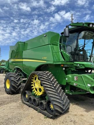 Main image John Deere S790