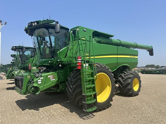 Image of John Deere S790 equipment image 1