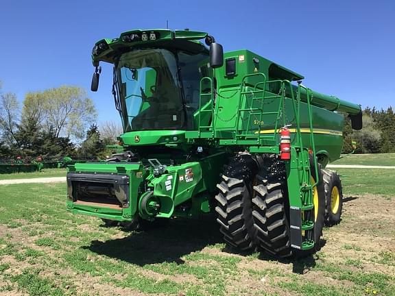 Image of John Deere S790 equipment image 2