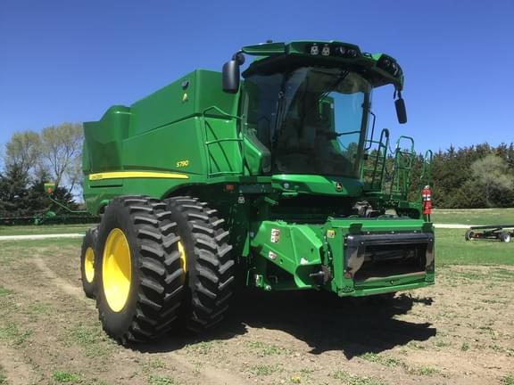 Image of John Deere S790 equipment image 2