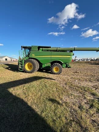 Image of John Deere S790 Primary image