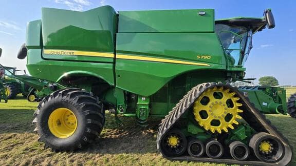 Image of John Deere S790 Primary image