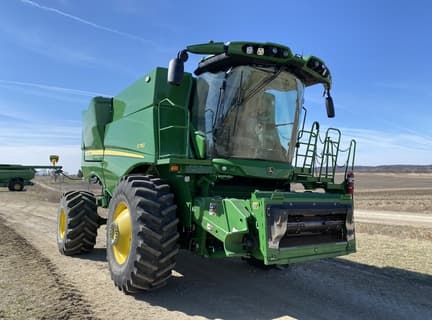 Image of John Deere S790 equipment image 2