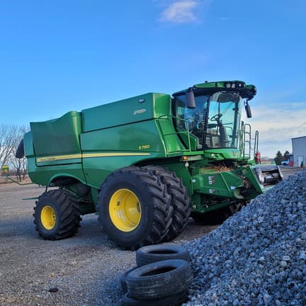 Image of John Deere S790 Image 1