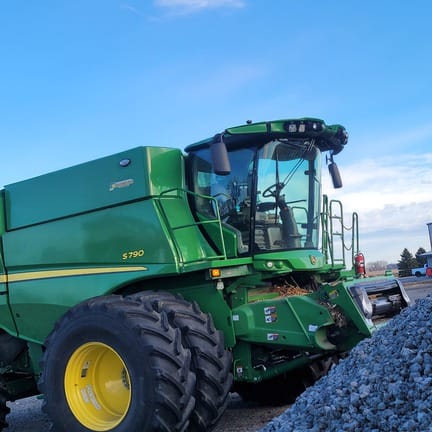 2024 John Deere S790 Equipment Image0