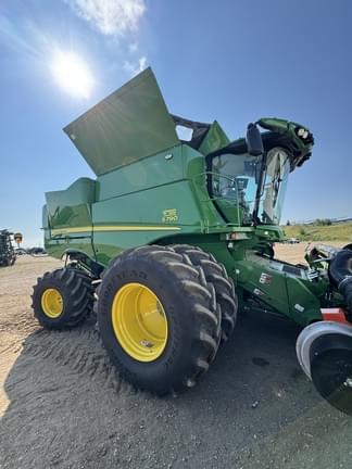 Image of John Deere S790 equipment image 1