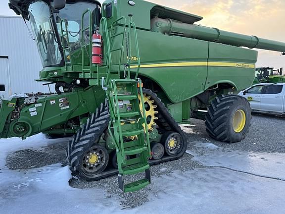 Image of John Deere S790 Primary image