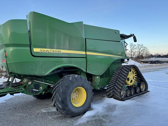 Image of John Deere S790 equipment image 2
