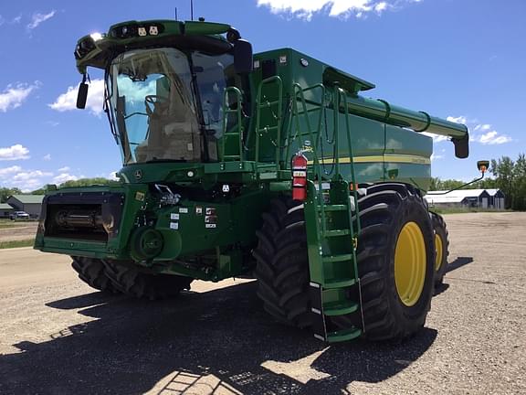 Image of John Deere S790 equipment image 1