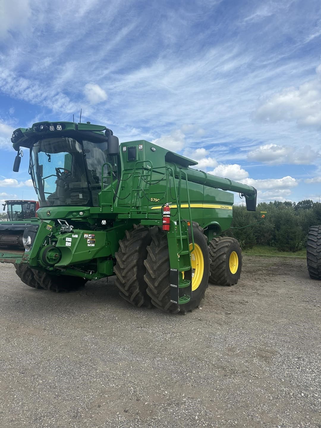 Image of John Deere S790 Primary image