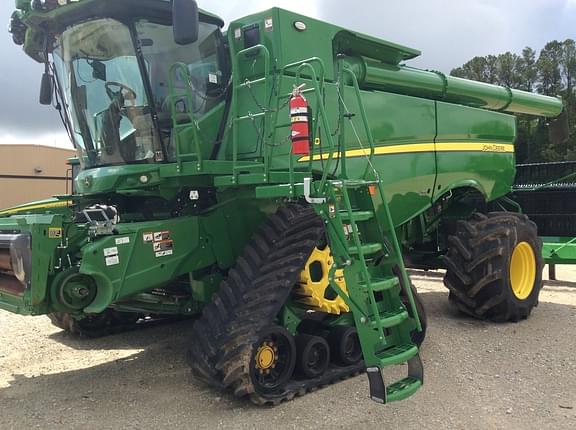 Image of John Deere S790 equipment image 1