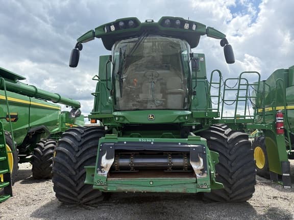 Image of John Deere S790 equipment image 1