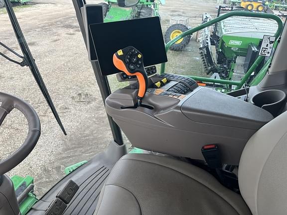 Image of John Deere S790 equipment image 1