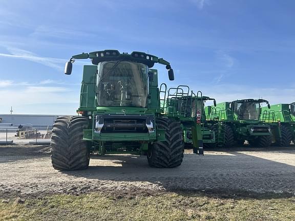 Image of John Deere S790 equipment image 2
