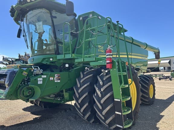 2024 John Deere S790 Equipment Image0