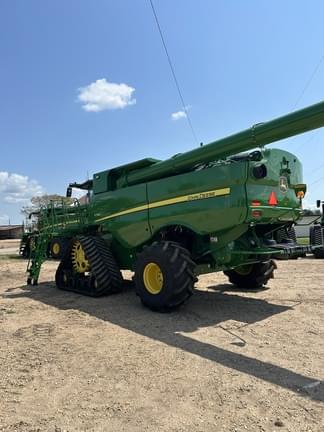 Image of John Deere S790 equipment image 1