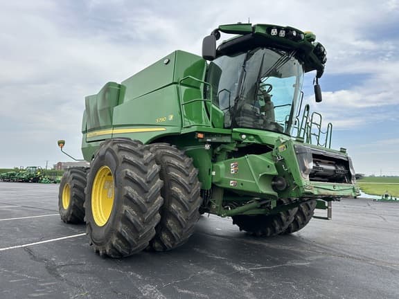 Image of John Deere S790 equipment image 2