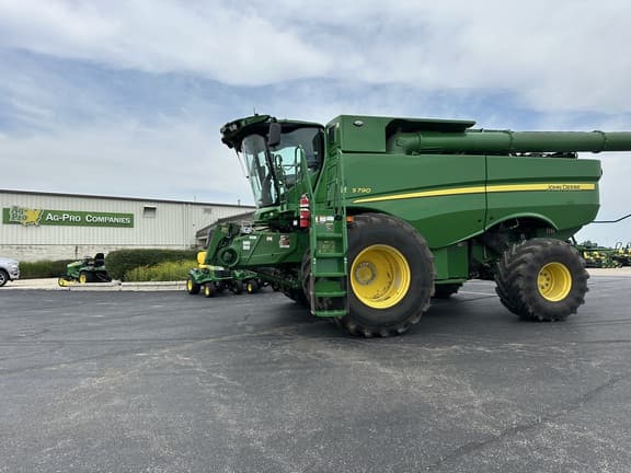 Image of John Deere S790 Primary image