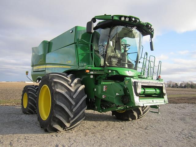 Image of John Deere S790 equipment image 1
