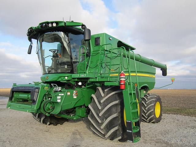 Image of John Deere S790 equipment image 3