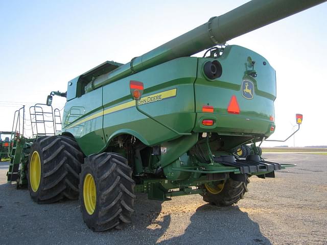 Image of John Deere S790 equipment image 4