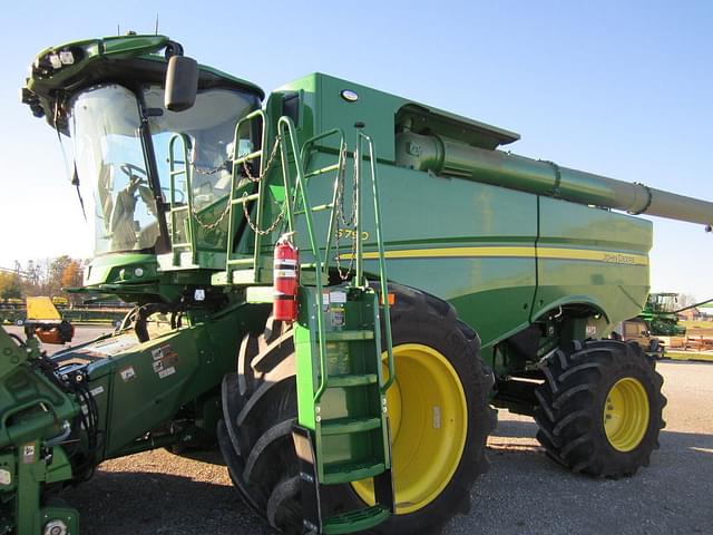 Image of John Deere S790 equipment image 1