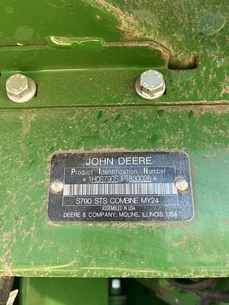 Image of John Deere S790 equipment image 4