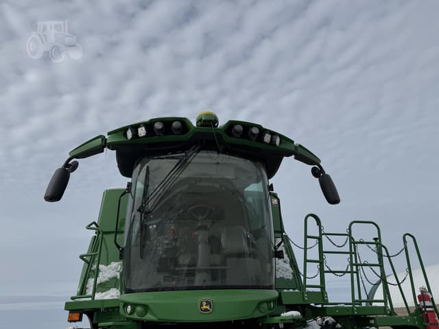 Image of John Deere S790 equipment image 1