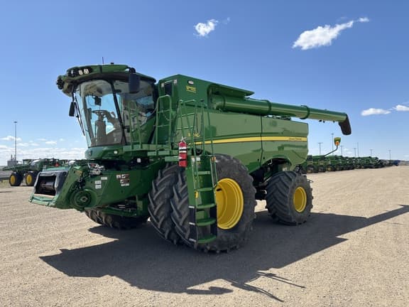 Image of John Deere S790 equipment image 2