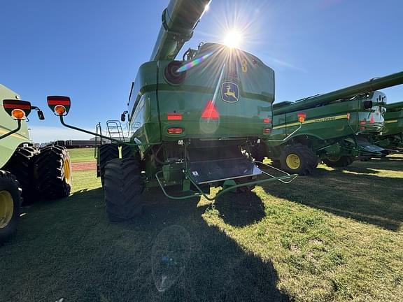 Image of John Deere S790 equipment image 1