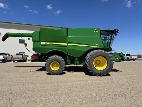 Image of John Deere S790 equipment image 1