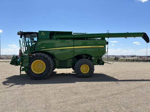 2024 John Deere S790 Equipment Image0