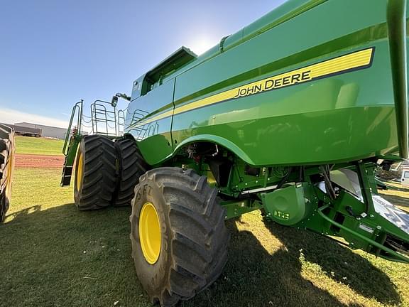 Image of John Deere S790 equipment image 4