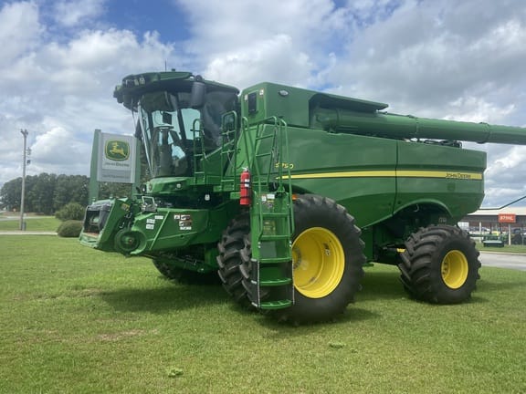2024 John Deere S790 Equipment Image0