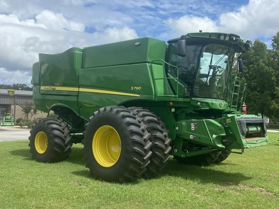 Image of John Deere S790 equipment image 2