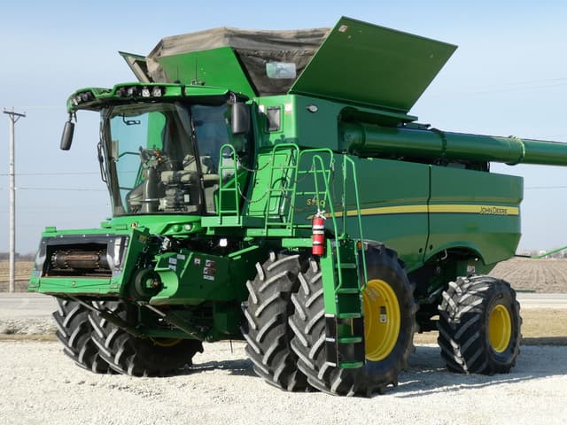 Image of John Deere S790 equipment image 2