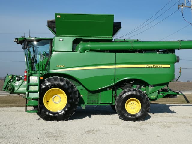 Image of John Deere S790 equipment image 4