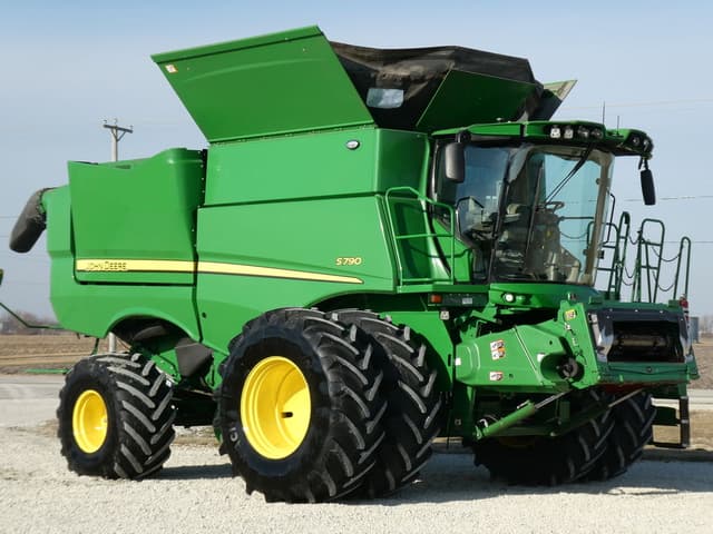 Image of John Deere S790 equipment image 1