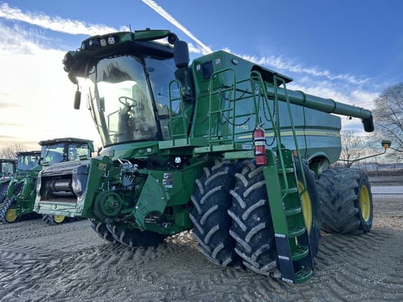 Image of John Deere S790 equipment image 3