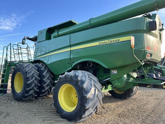 Image of John Deere S790 equipment image 2