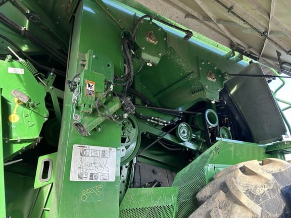 Image of John Deere S790 equipment image 4