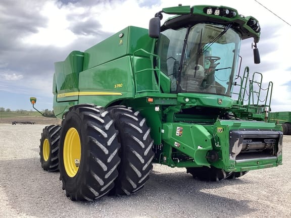 2024 John Deere S790 Equipment Image0