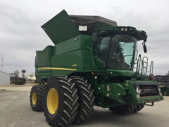 Image of John Deere S790 equipment image 1