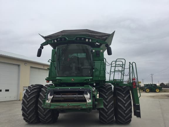 Image of John Deere S790 equipment image 2