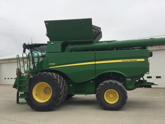 Image of John Deere S790 equipment image 4