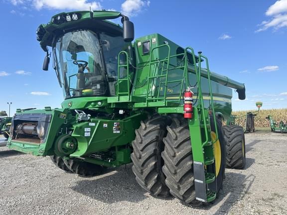 Image of John Deere S790 equipment image 1